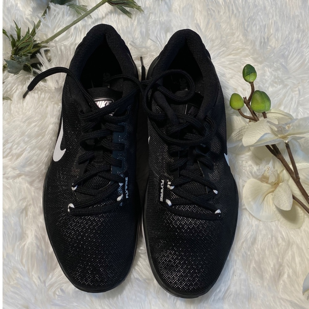 Nike Flywire Nikeflex Black Women’s Sz 7